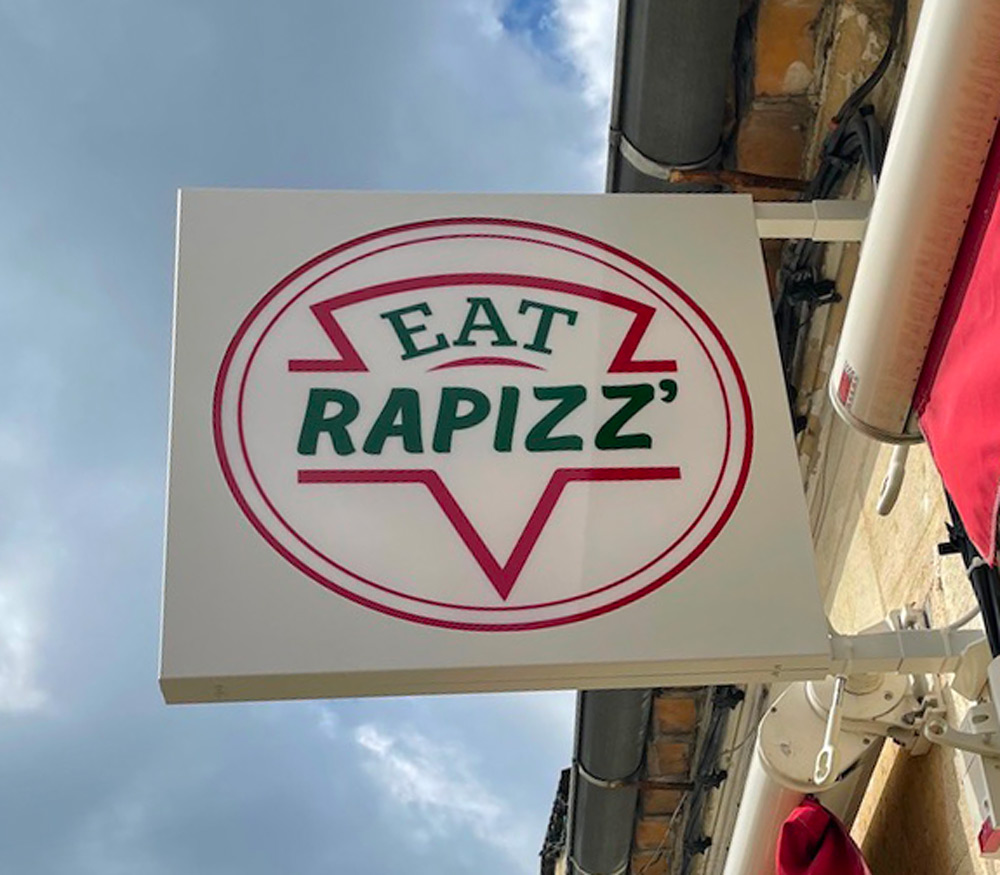 Enseignes drapeaux lumineuse Pizzeria - Nord de Bordeaux
